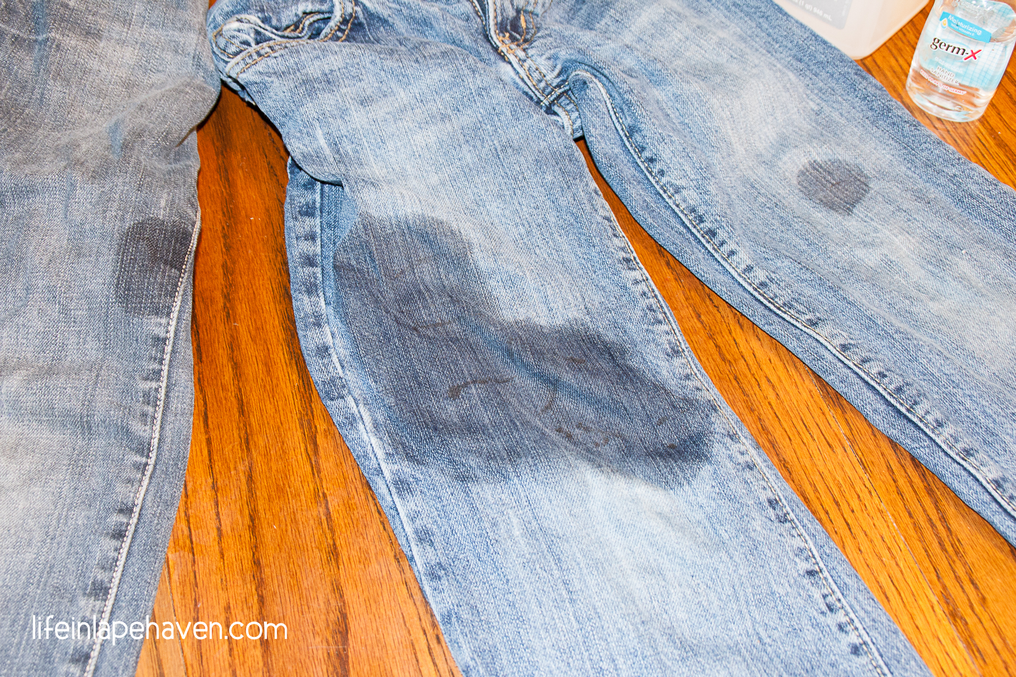 7 Ways to Remove a Stain from a Pair of Jeans - wikiHow