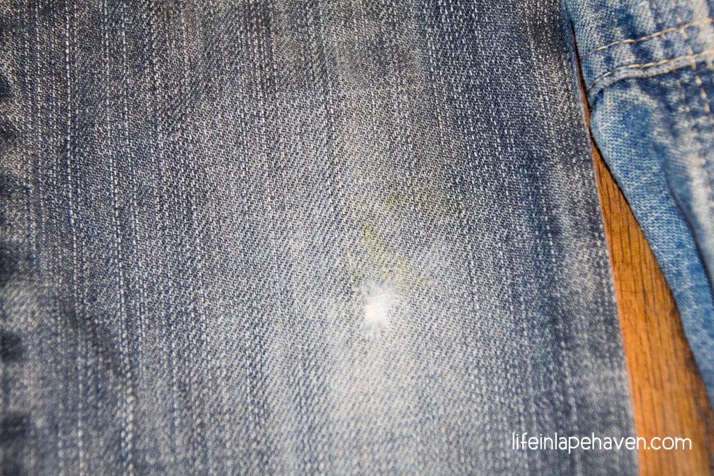 Life in Lape Haven: Tried It Tuesday - How to Get Grass Stains Out of Clothes. Two active little boys and spring mean that grass stains are showing up on lots of the clothes in my laundry. I have found a fairly easy way to get grass stains out of their jeans and clothing, without soaking the grass stained garments for hours.